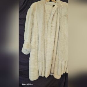 Luxurious Cream Fur Coat